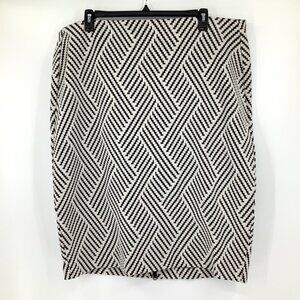 Black & White Textured Chevron Pencil Skirt Size 24 Full Rear Zip Office Casual